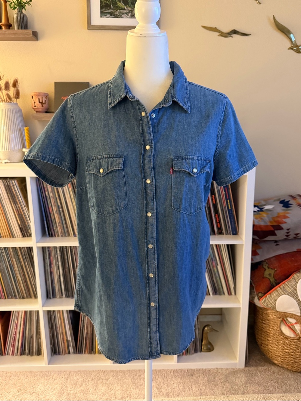 NWT Levi’s Large Women’s Denim Pearl Snap Short Sleeve Button Down Shirt
